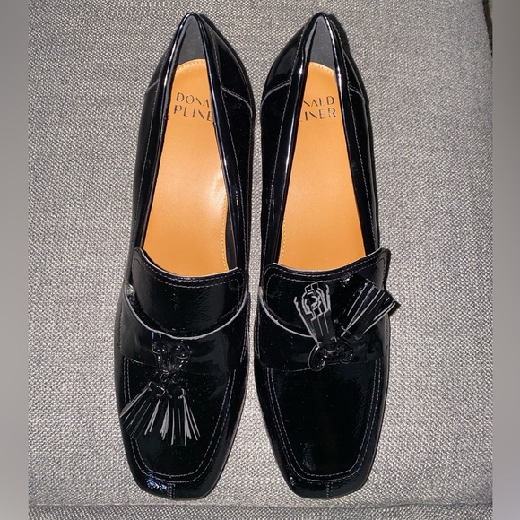 Donald Pliner AVI Crocodile Embossed Patent Leather Tassel Loafers - Picture 3 of 4